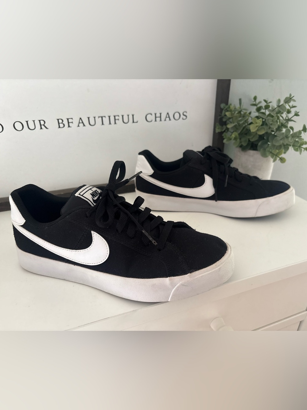 Nike Womens Court Royale AC Canvas 'Black White' size 8